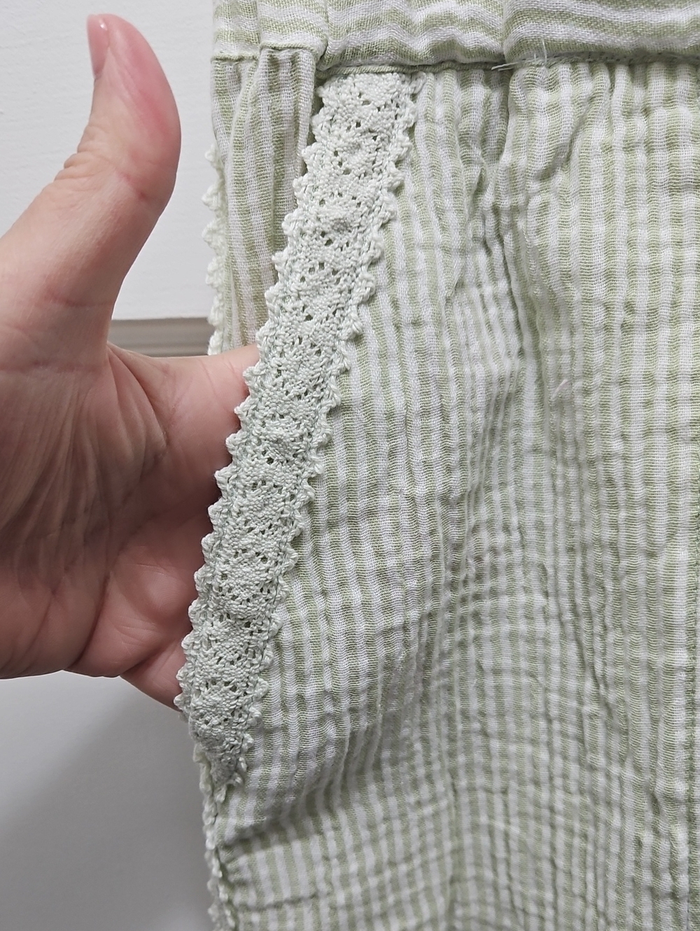 Women's Light Sage Drawstring Relaxed Pants Gauze Lace XL NWT - Picture 4 of 10